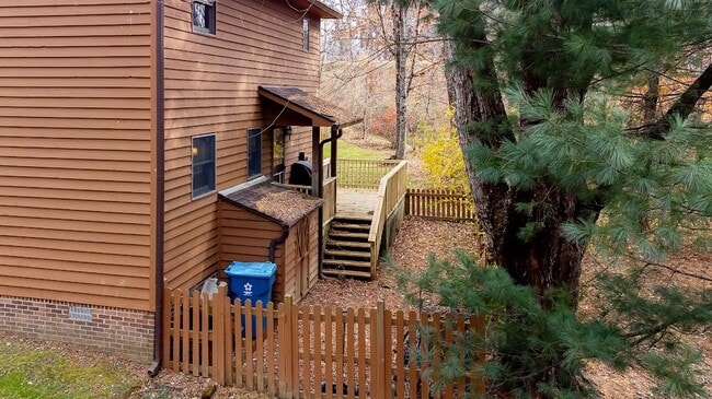 Building Photo - 112 Wickham Square