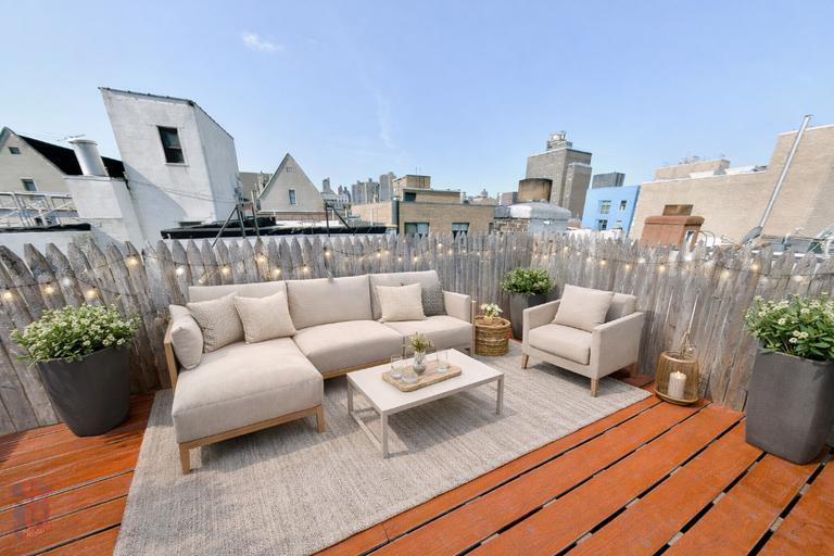 Building Photo - 314 E 106th St