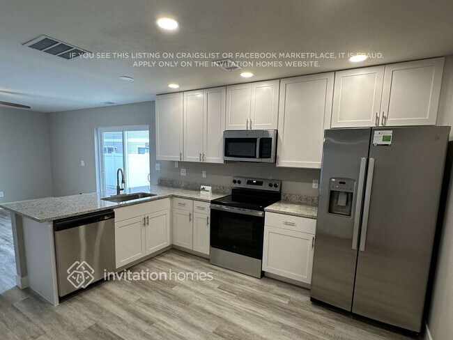 Building Photo - 5545 N Gibraltar St