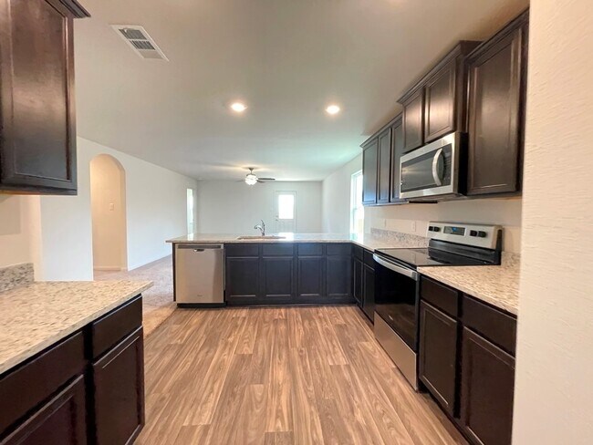 Building Photo - 313 Cres Park Dr