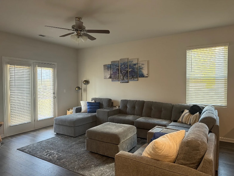 Building Photo - 6189 Whitewater Dr