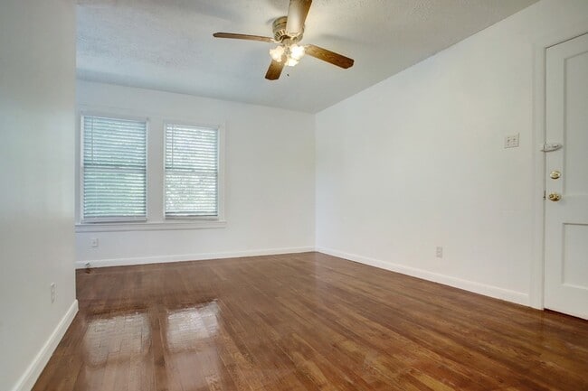 Building Photo - 1229 Heights Blvd