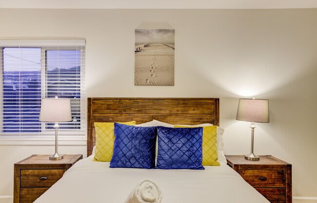 Building Photo - 672 Baden Ave