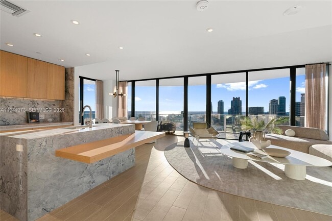 Building Photo - 500 Alton Rd