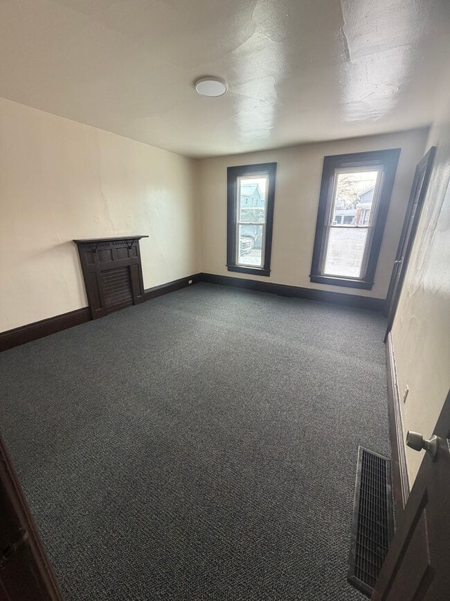 Building Photo - Ranch 3 Bedroom House