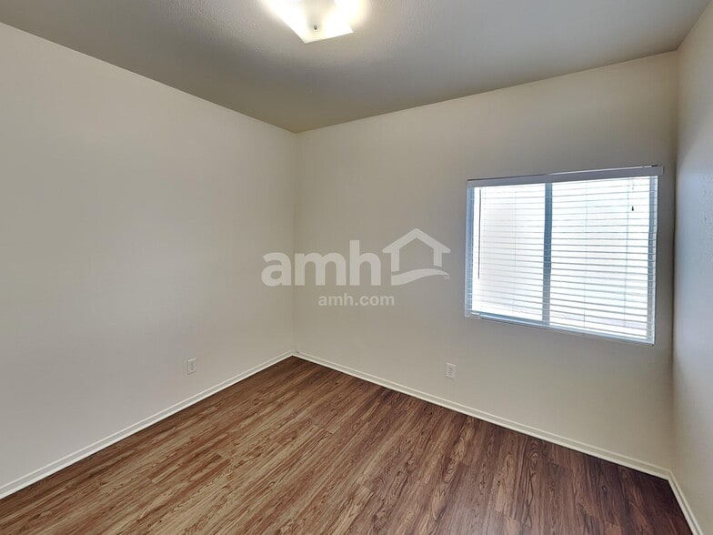 Building Photo - 6208 Morning Wing Dr