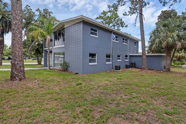 Building Photo - 315 Bayview St