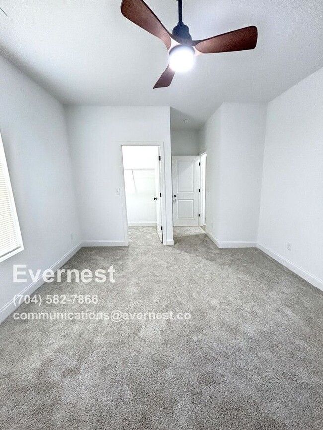 Building Photo - 411 S Spargo St