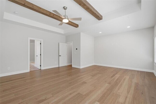 Building Photo - 401 Oakleigh Ave