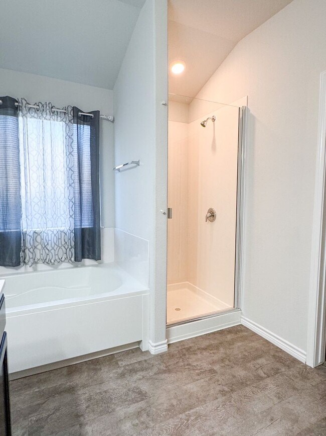 Building Photo - 6233 Lavaca Dr