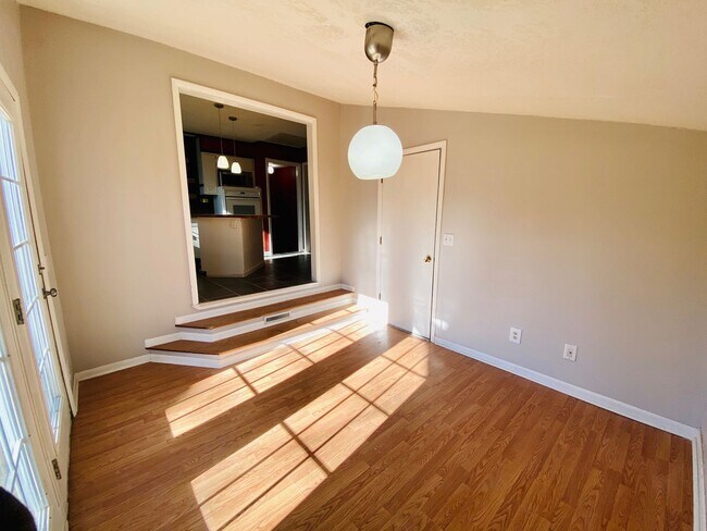 Building Photo - {11821} Desirable Shawnee Village Location + Hardwood Floors + Fenced Yard