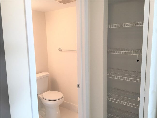 Building Photo - 551 SW 135th Ave