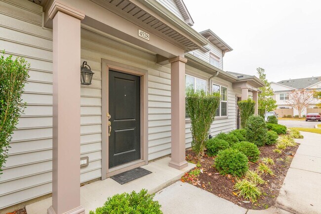 Building Photo - Spacious Condo in Spence Crossing