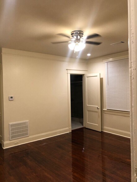 Building Photo - 2217 Napoleon Ave