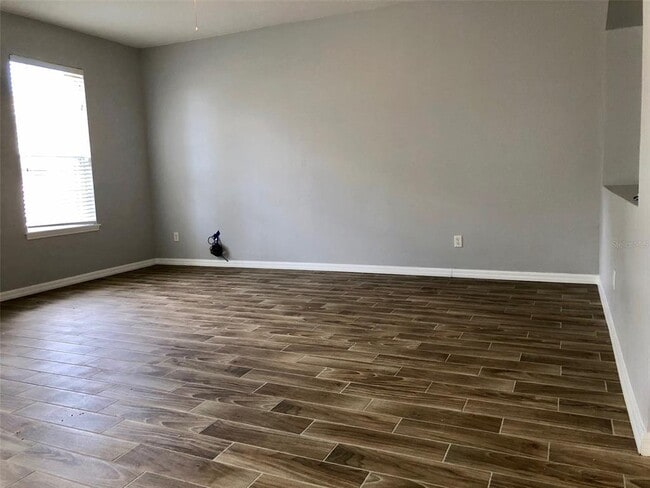 Building Photo - 10764 Garden Lily Dr