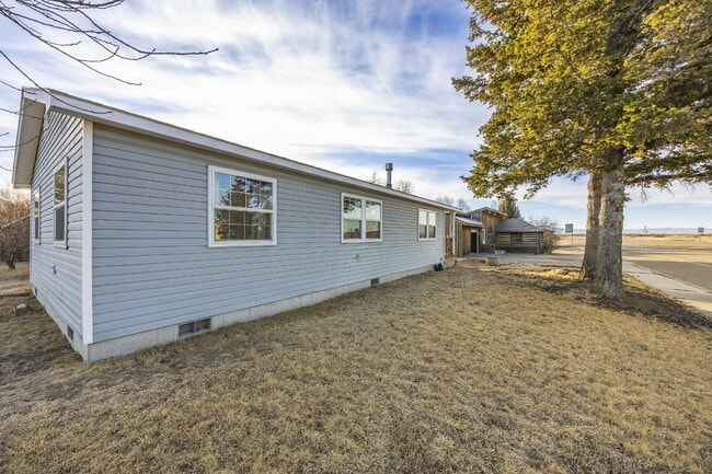 Building Photo - Comfort, Character & Extra Space