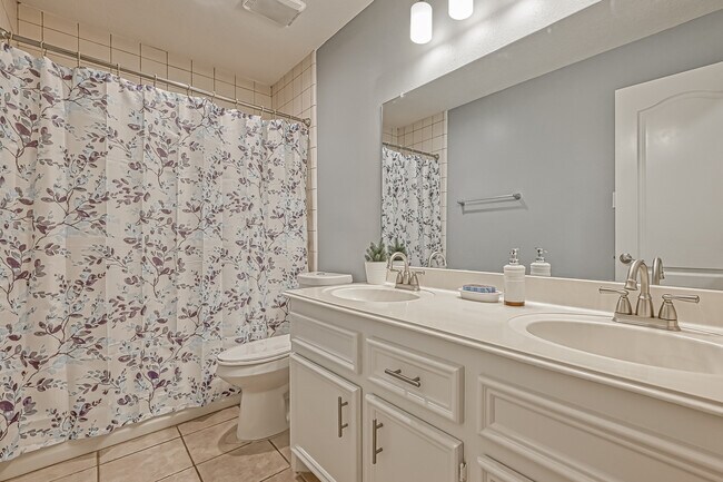 Building Photo - 30406 Commons Scenic View Dr