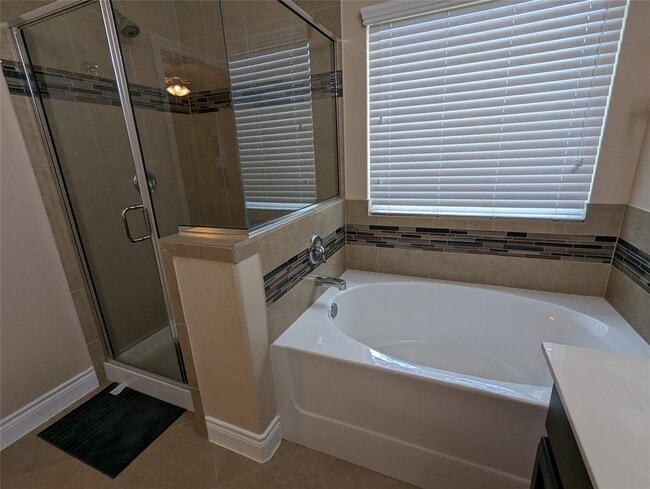Building Photo - 313 Summer Pointe