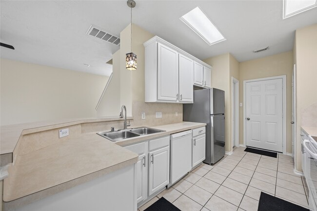 Building Photo - 2951 Hackamore Hollow Ln
