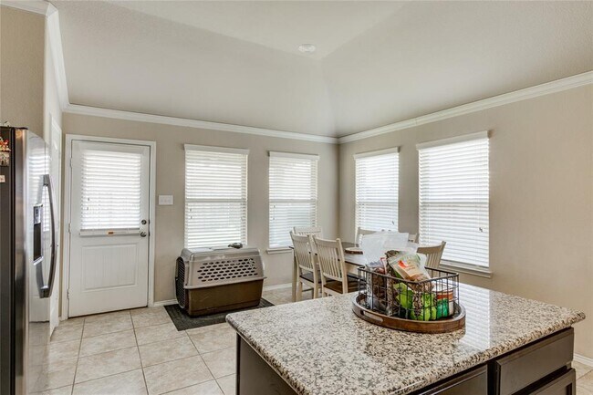 Building Photo - 255 Callaghan Dr