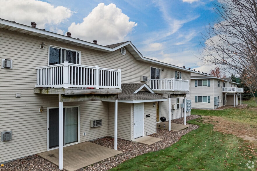 Exterior - Southridge East Apartments