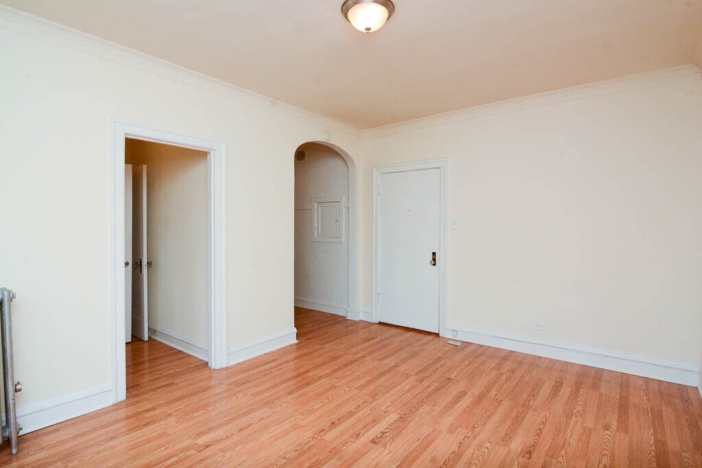 Building Photo - 2530 N Sawyer Ave