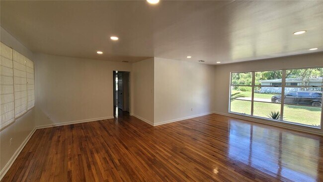 Building Photo - 620 NW 35th St