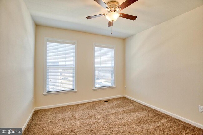 Building Photo - 127 Keller Ct