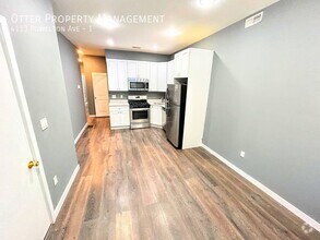 Building Photo - 3BR/2BA Updated Apt in University City wit...