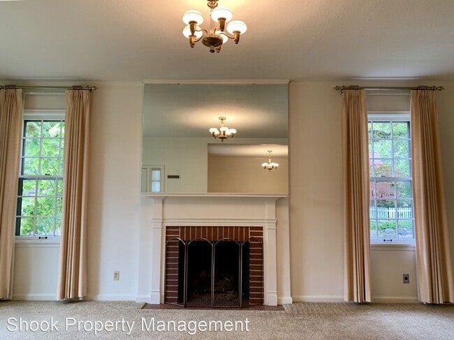 Building Photo - 2 br, 1.5 bath House - 1101 S 9th St