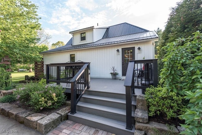 Building Photo - 6287 Riverview Rd