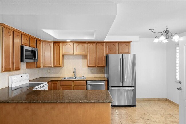 Building Photo - 2BR Bonsall Condo | Garage, Parking & Utilities Included
