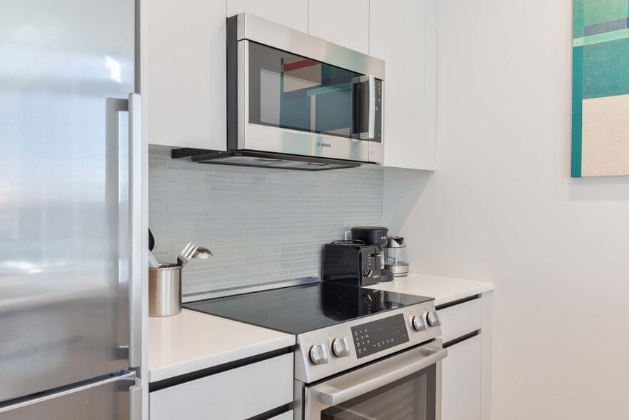 Building Photo - 131 Seaport Blvd