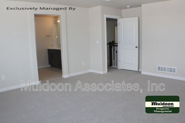 Building Photo - 1070 Rambling Oak Dr