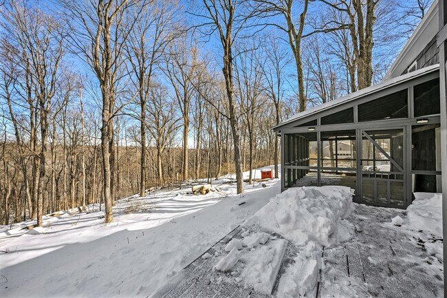 Building Photo - 75 Rivergate Dr