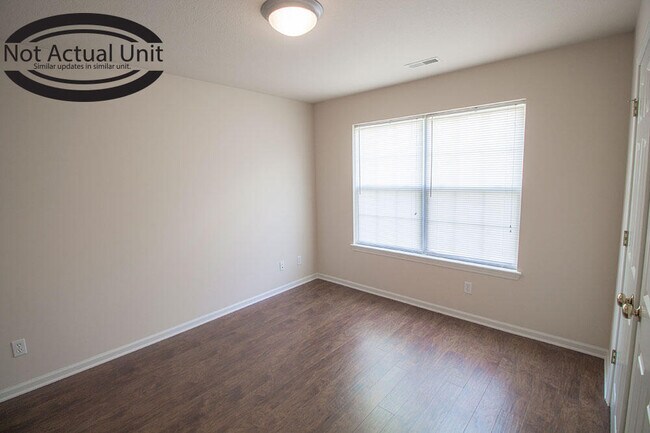 Building Photo - 1881 Harmony St