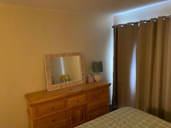 Building Photo - 2Br Waterfront  WINTER Vacation Rental Condo, Complex on the WATERFRONT Gated complex Utilities i...