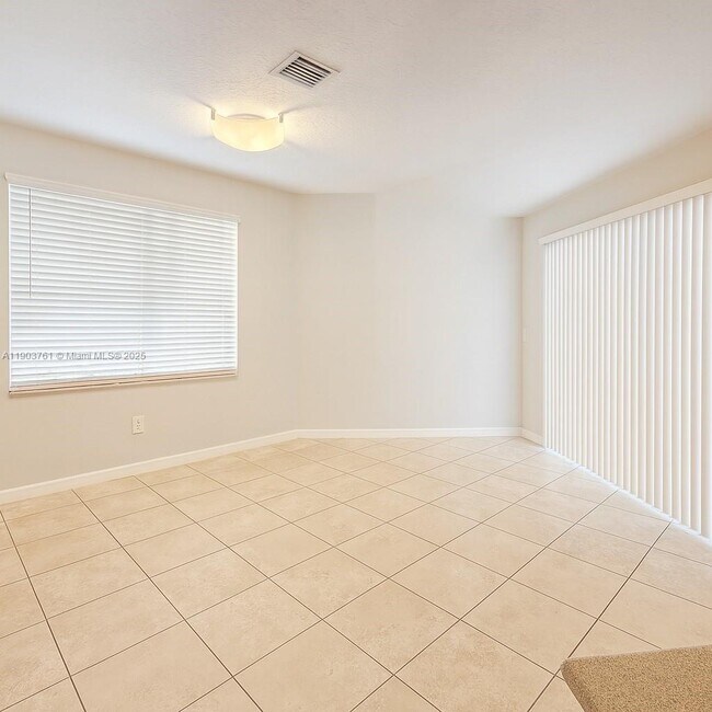 Building Photo - 2417 SE 14th St