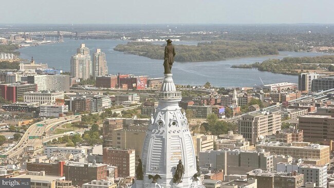 Building Photo - 50 S 16th St