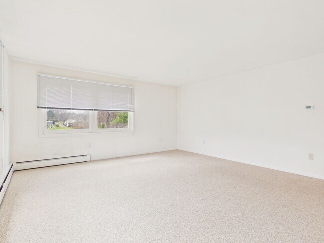 Building Photo - 904 Mount Pleasant Rd