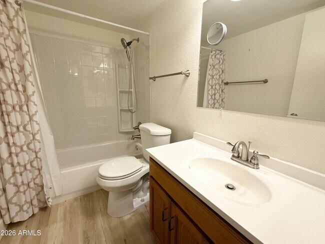 Building Photo - 1902 E Sandra Terrace