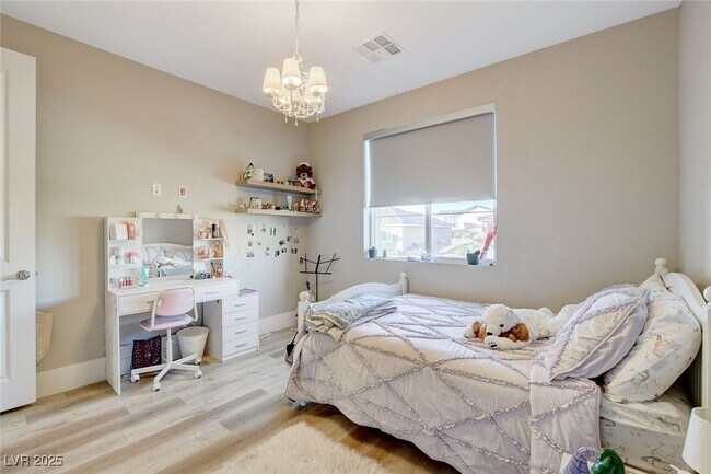 Building Photo - 2567 Speyburn Ave