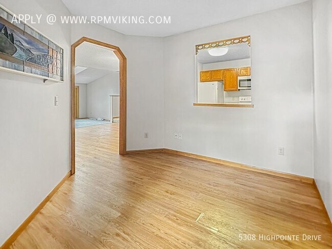 Building Photo - 2br 2.5ba 2cg ~ Security Deposit Free Alte...