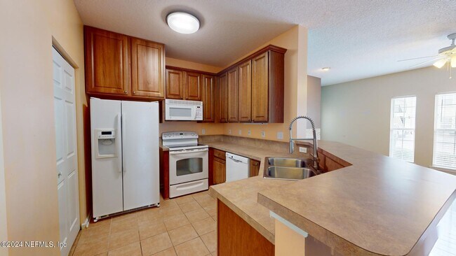 Building Photo - 211 Jardin De Mer Pl