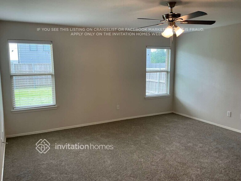 Building Photo - 402 Azalea Dr