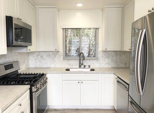 Building Photo - 248 Avenida Cabrillo