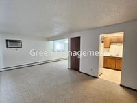 Building Photo - 2 Bedroom Heat Paid with Garage