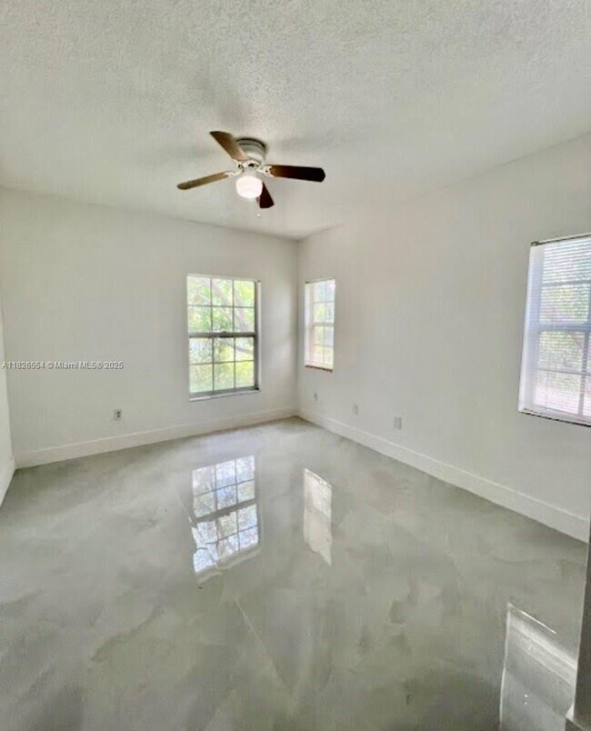 Building Photo - 10324 Fox Trail Rd S