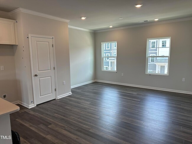 Building Photo - 603 Gimari Dr