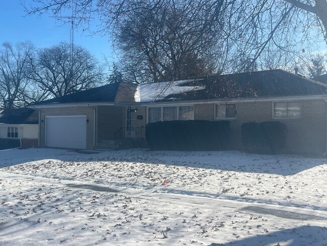 Building Photo - 3303 Greenwood Ave